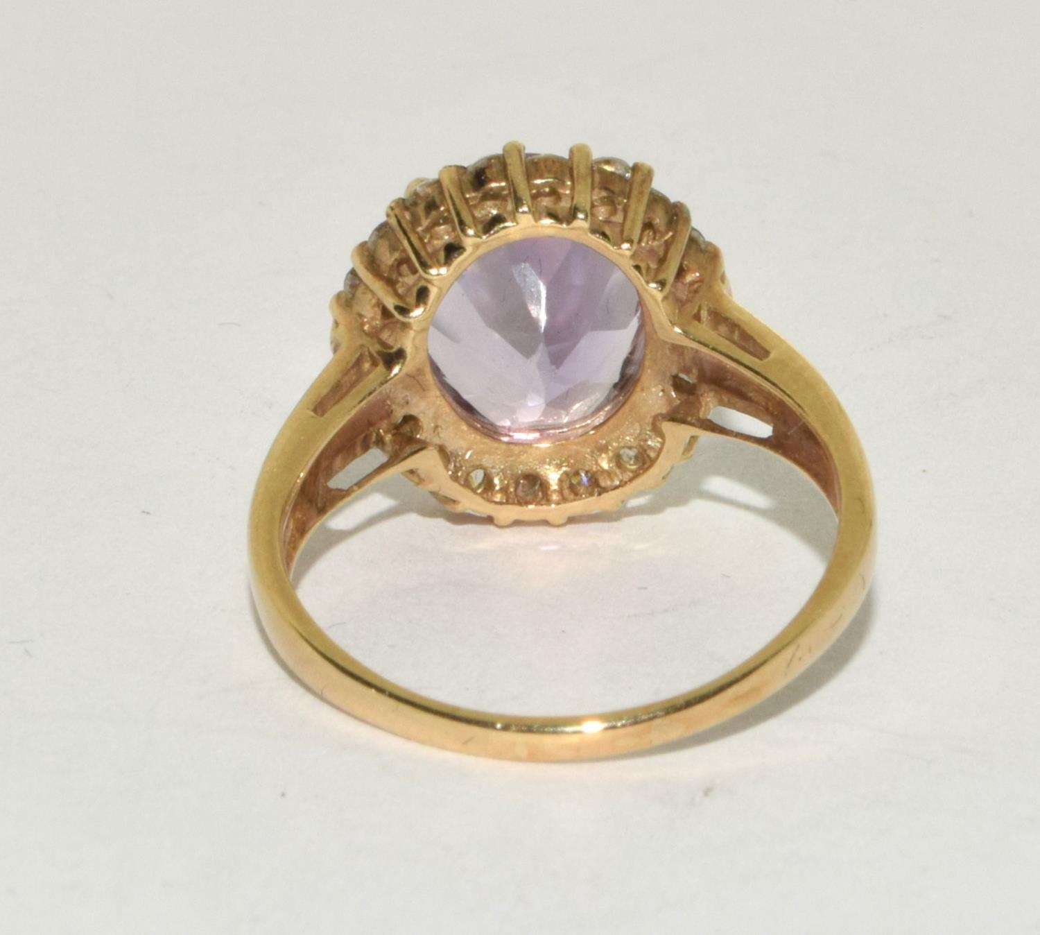 Large vintage amethyst and diamond 9ct gold cluster ting, 4.9g, Size t - Image 3 of 5