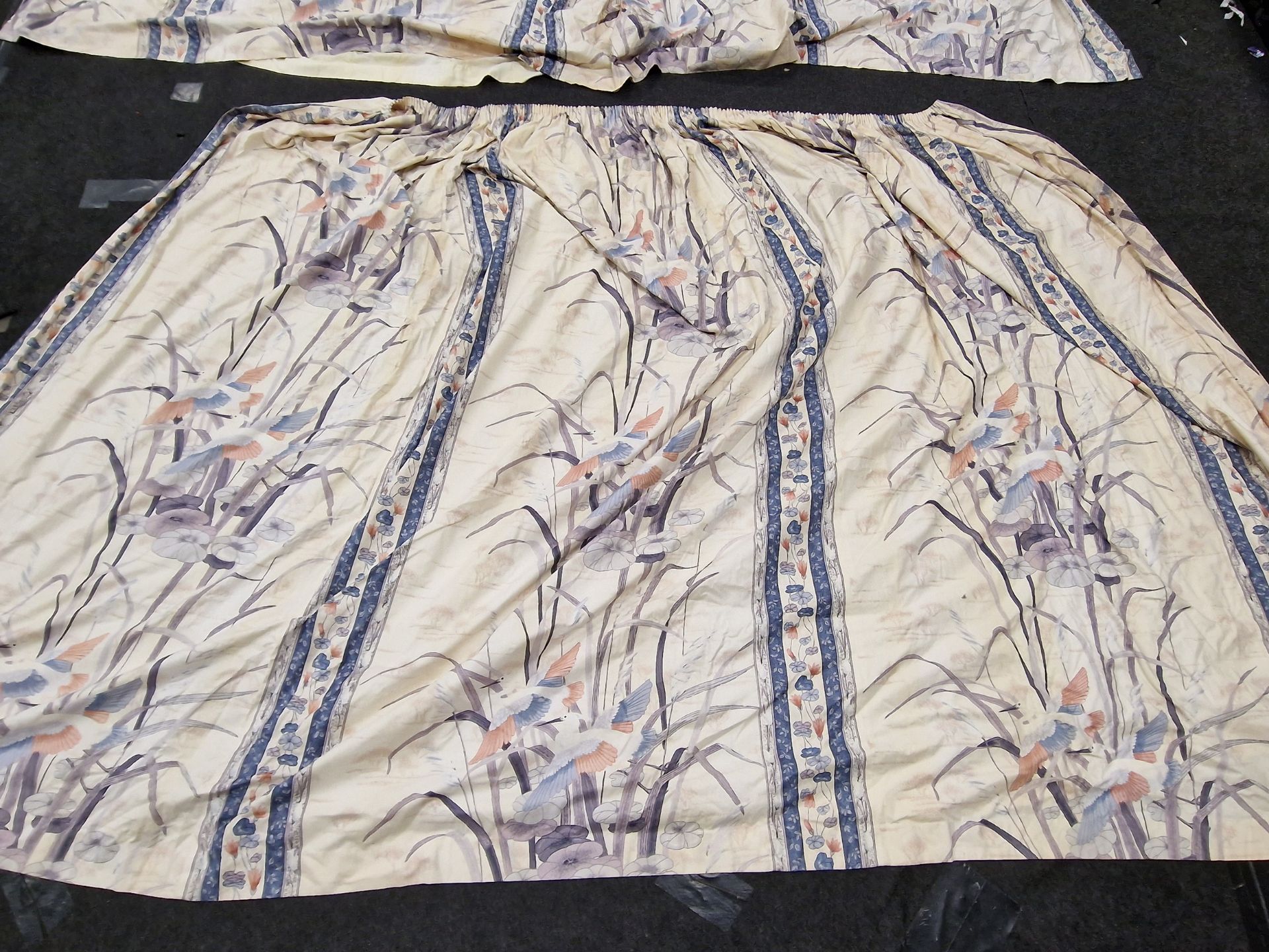 A pair of vintage patterned curtains complete with tie backs and pelmet. Each measures approx - Image 2 of 4