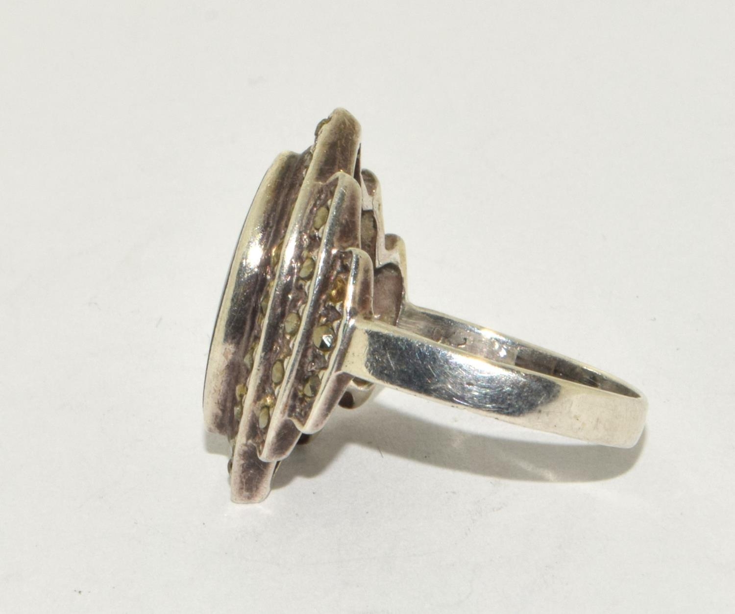 A stepped vintage art deco style jet and marcasite ring size P - Image 2 of 3