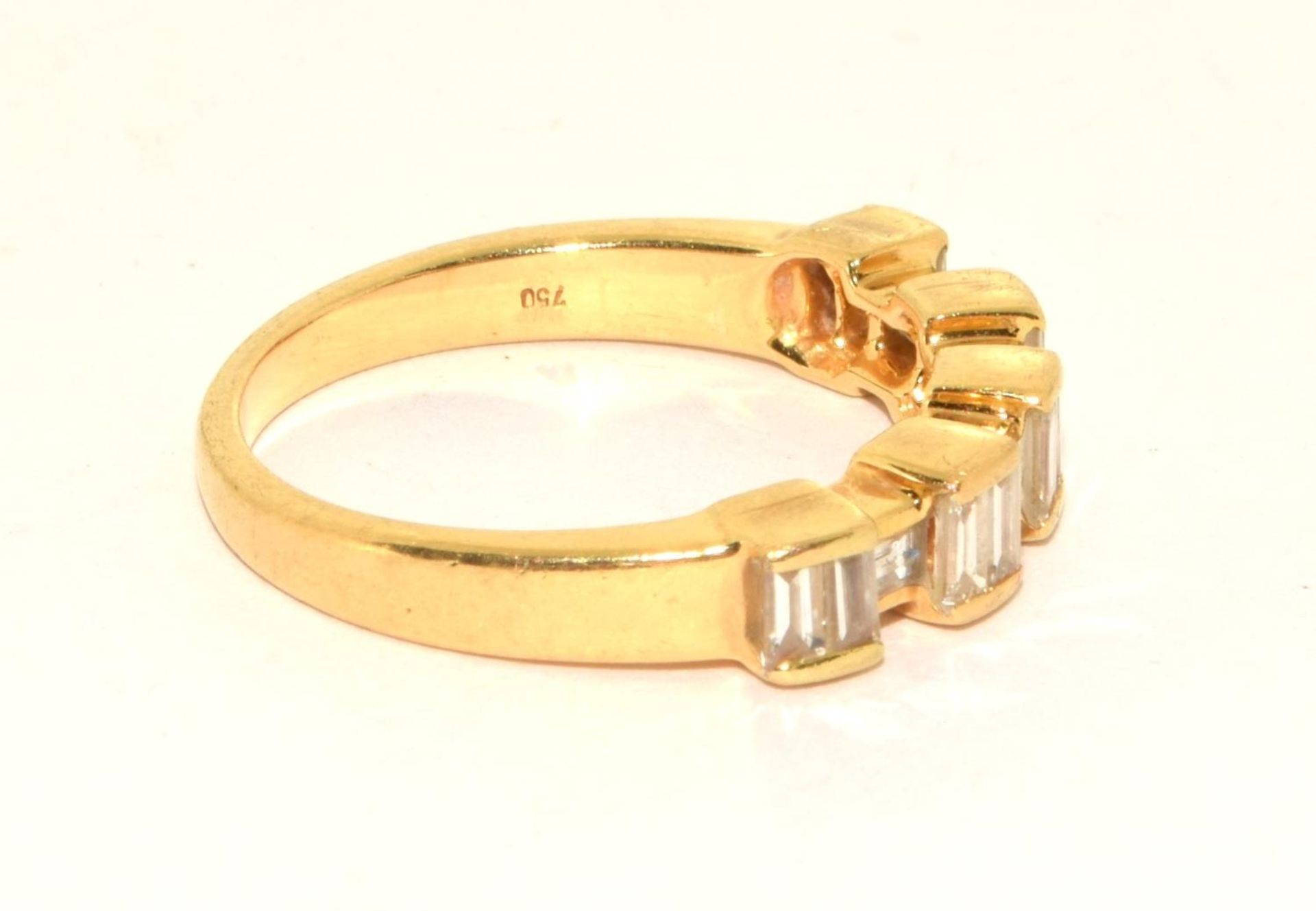 Diamond Baguettes set in 18ct gold 4.8g ring size P - Image 4 of 5