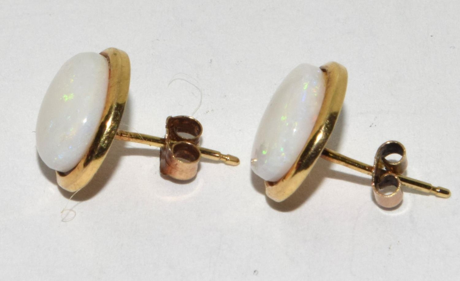 9ct gold Opal ear studs - Image 3 of 4