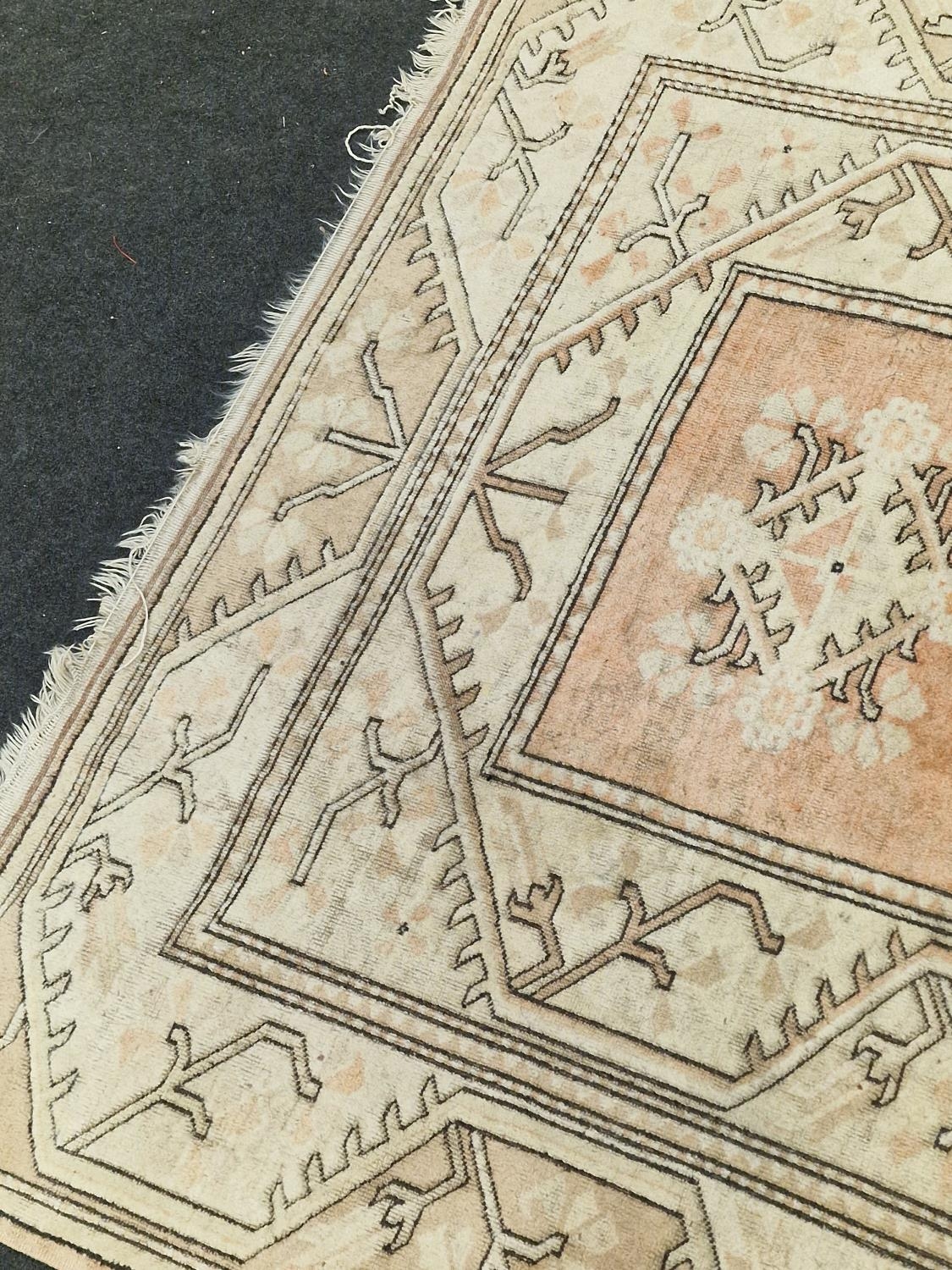 Large vintage patterned beige carpet 290x194cm. - Image 3 of 5