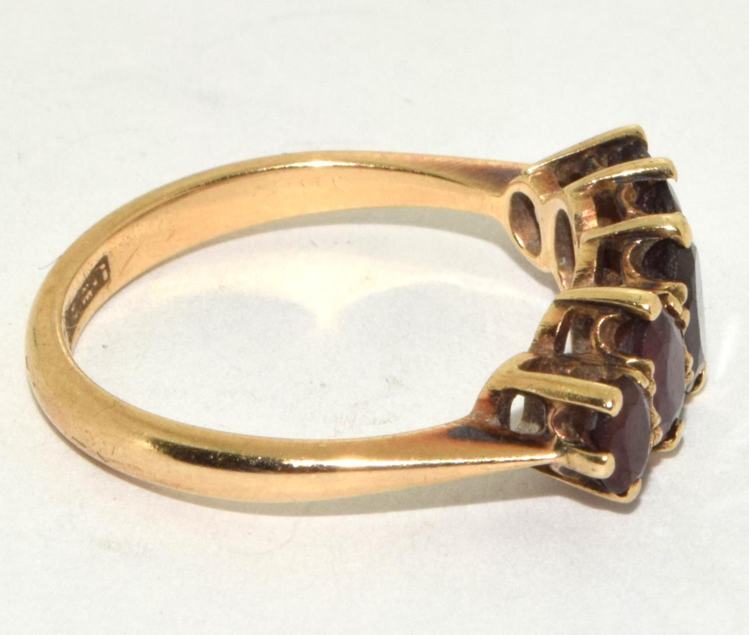 9ct gold antique set 5 stone garnet ring 3g size N - Image 4 of 5