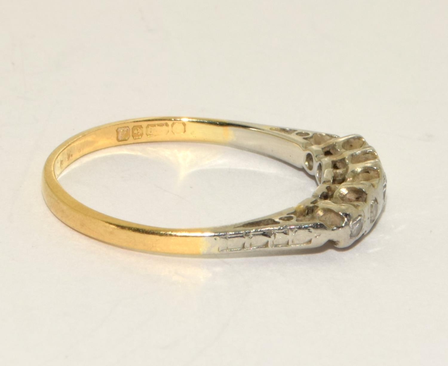 Art Deco 18ct gold five stone Diamond ring size O - Image 4 of 5