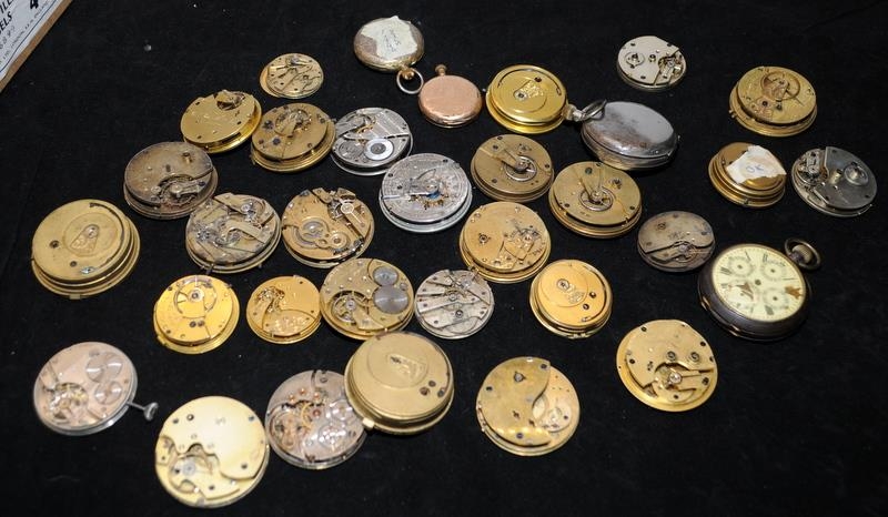 A collection of pocket watch movements, many in working order - Bild 2 aus 3