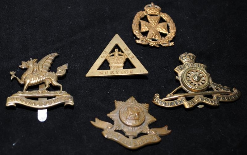 A collection of mostly WWI - WWII Era regimental cap badges, good collectable examples. 20 in lot - Image 6 of 6