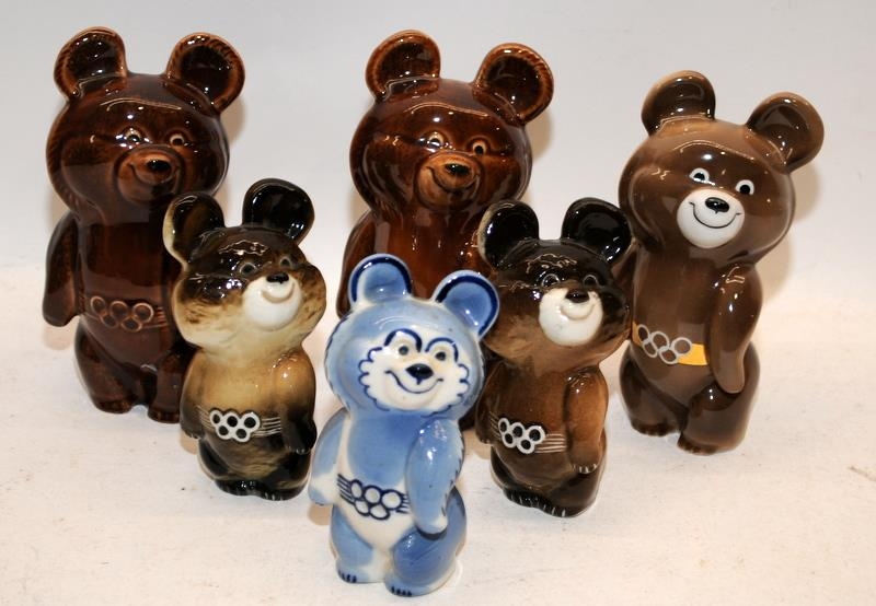 A collection of porcelain Moscow 1980 Olympic Games Misha Bears, the largest being 15cms tall. 6