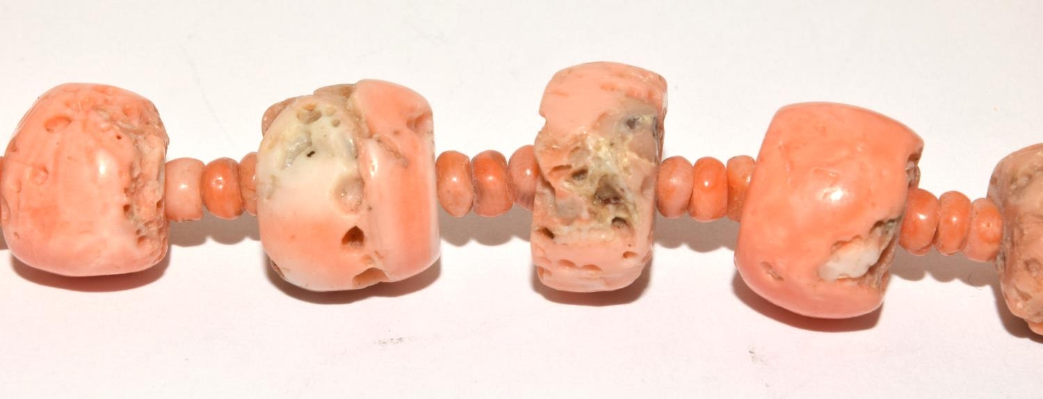 Large Vintage natural Angel skin coral necklace with a 9ct gold clasp total weight 69g - Image 3 of 3