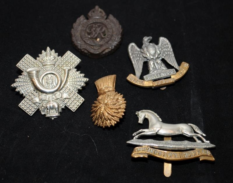 A collection of mostly WWI - WWII Era regimental cap badges, good collectable examples. 20 in lot - Image 5 of 6