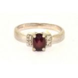 9ct white gold ladies diamond and garnet ring 3.1g size P