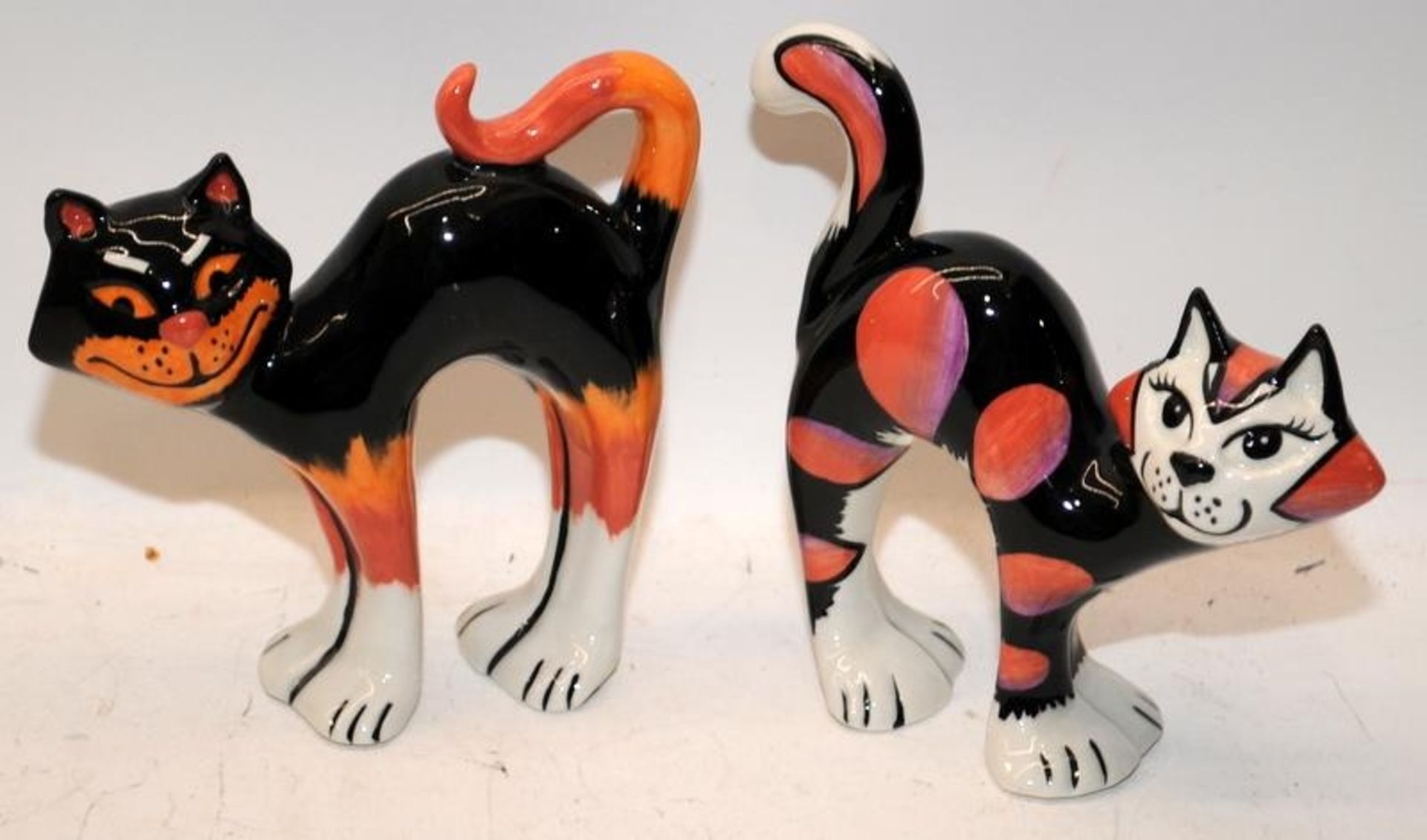 5 x Lorna Bailey cat figures including Chelsea, Rufus and Corkie. All signed - Image 3 of 3