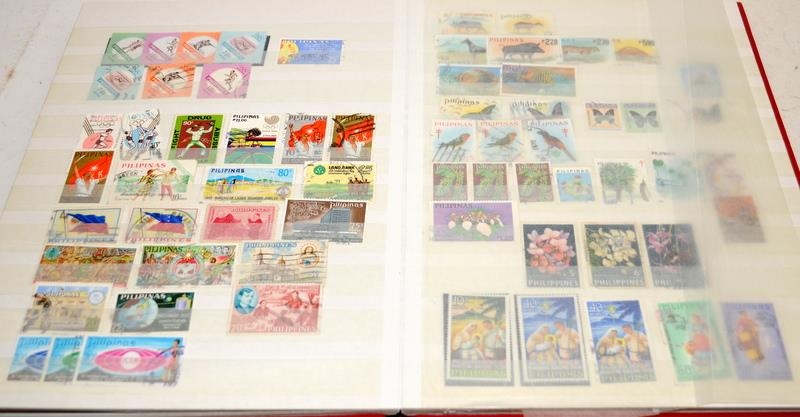 A collection of stamp albums and stock books well filled with world stamps. 10 albums in lot c/w a - Image 11 of 13