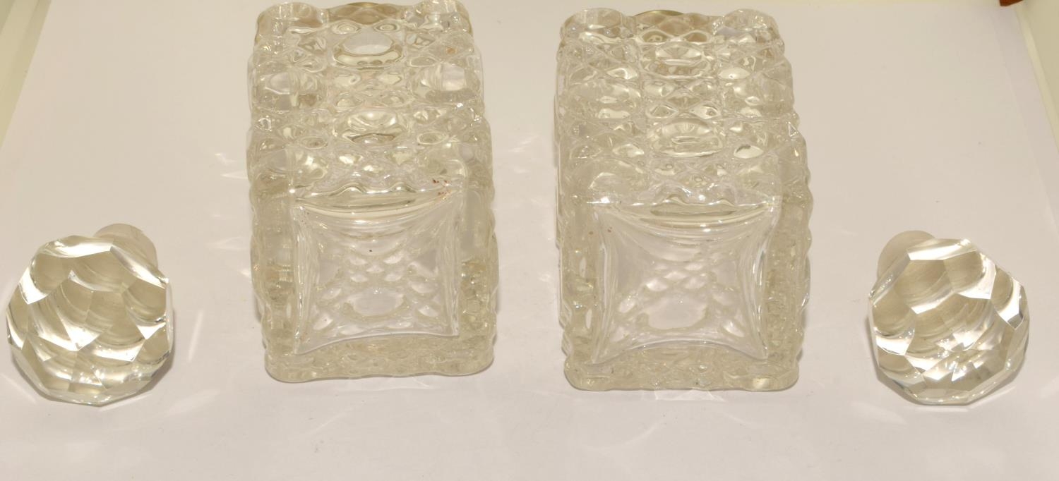 Pair Chrystal glass silver collard perfume bottles and stoppers 12x4x4cm - Image 4 of 5
