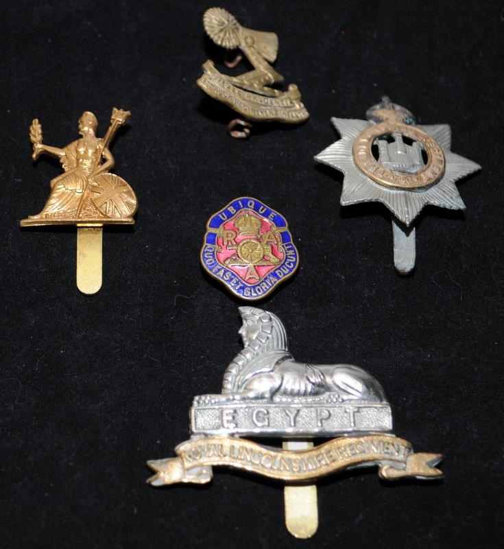 A collection of mostly WWI - WWII Era regimental cap badges, good collectable examples. 20 in lot - Image 6 of 6