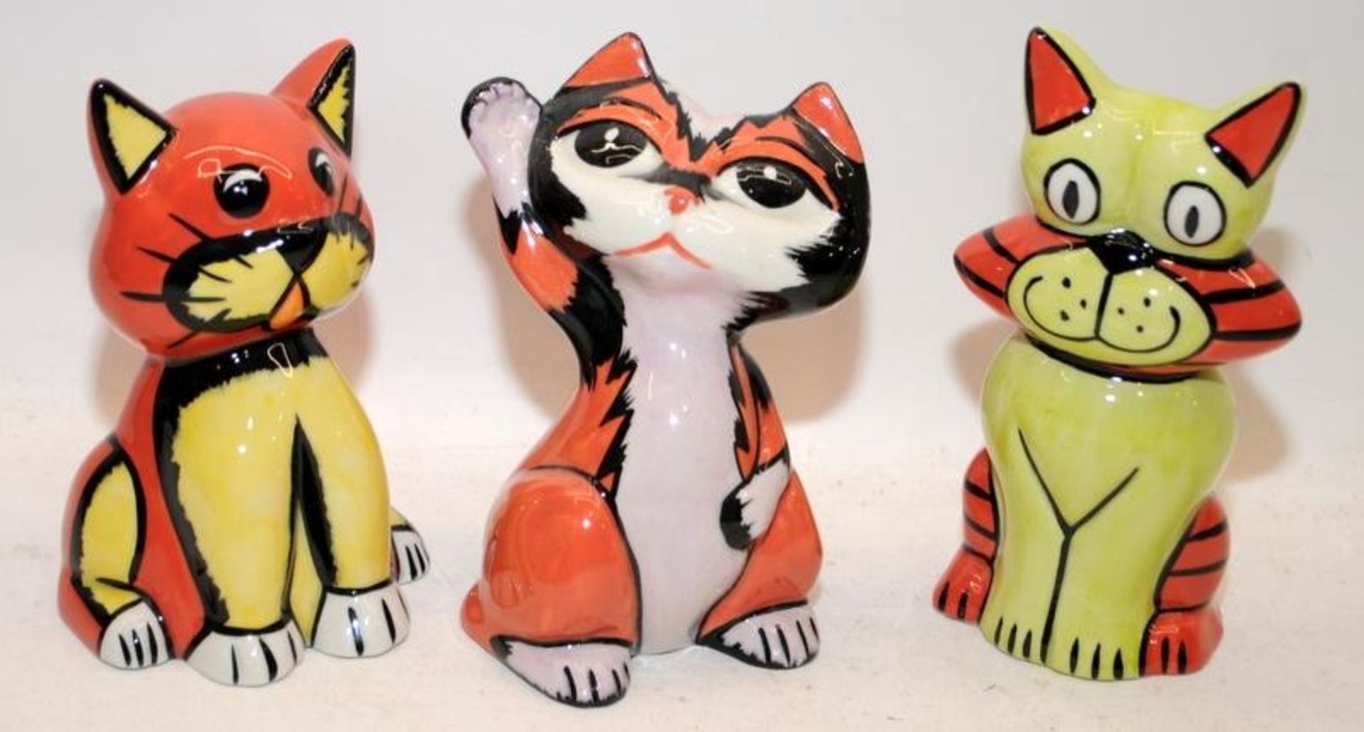 5 x Lorna Bailey cat figures including Scratchy, Gizmo and Cheerio. All signed - Image 2 of 3