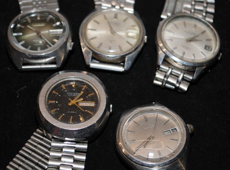 Tub containing Seiko/Citizen auto and manual watches, some seen working at time of listing but all - Image 2 of 4