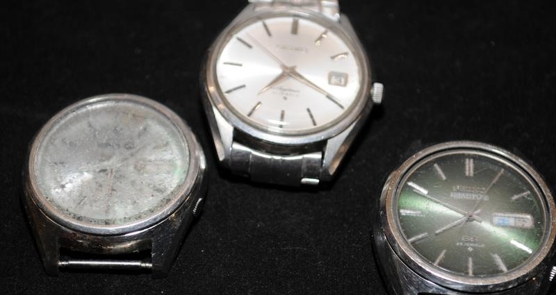 Tub of vintage Seiko automatic and manual wind watches including Sportsmatic, Skyliner, Actus, - Image 3 of 5