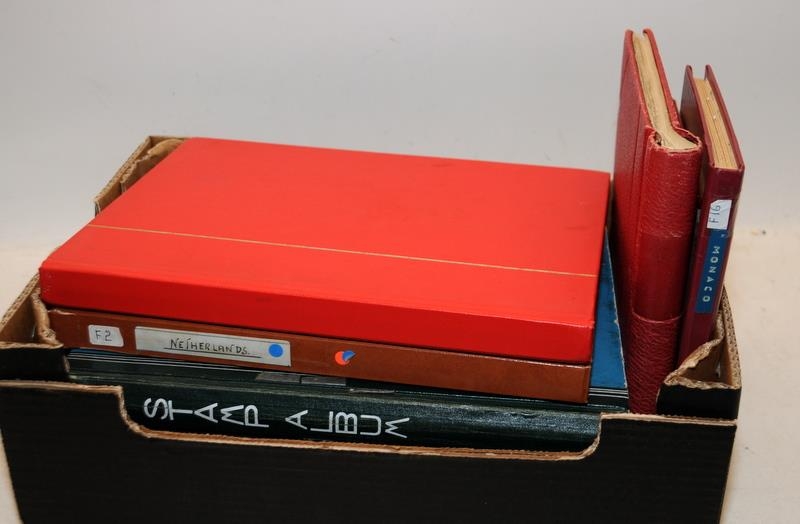 A collection of stamp albums and stock books well filled with world stamps. 7 albums in lot c/w a - Image 11 of 11