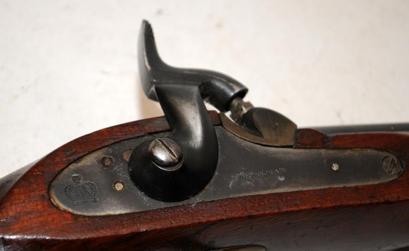 Superb pair of Victorian Percussion Cavalry Carbine Bore Pistols. Victorian Ordnance Crown Cypher - Image 5 of 7