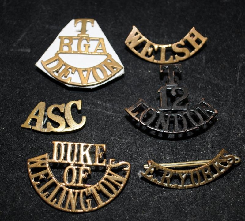 A good collection of Mostly WWI Brass Military Shoulder Title badges including scarce examples, some - Image 3 of 6