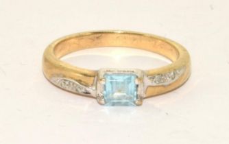 9ct gold ladies Aquamarine with Diamond shank ring size L