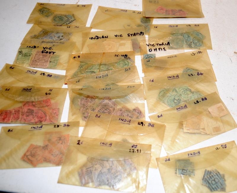 Collection of Indian issue postage stamps, a good quantity of which are from the Victorian era. Some - Image 2 of 11