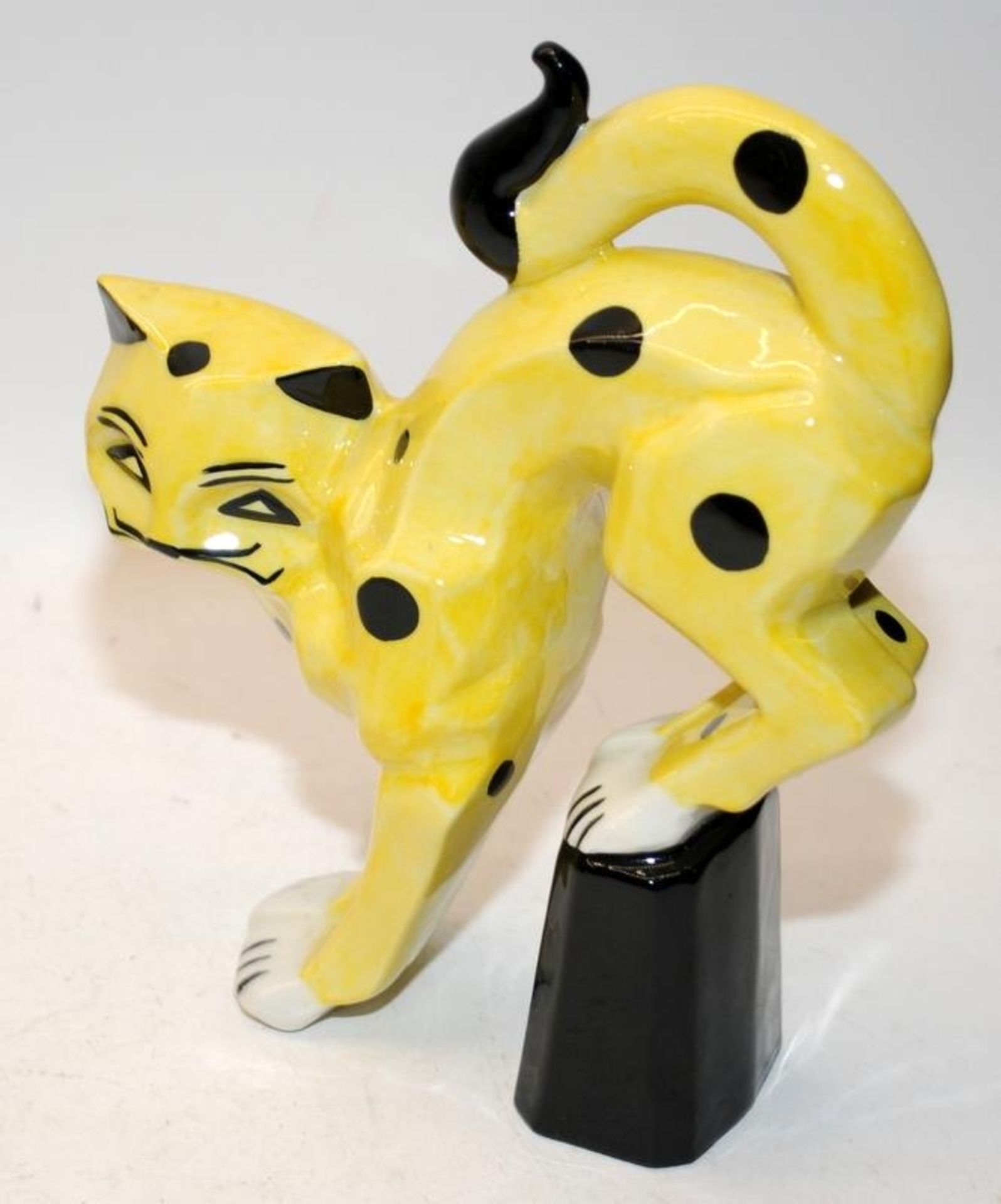 Lorna Bailey Cats Set: Large Yellow/Black Polka Dot Cat Set, Leaping, Stretching and Laying. 3 in - Image 4 of 4