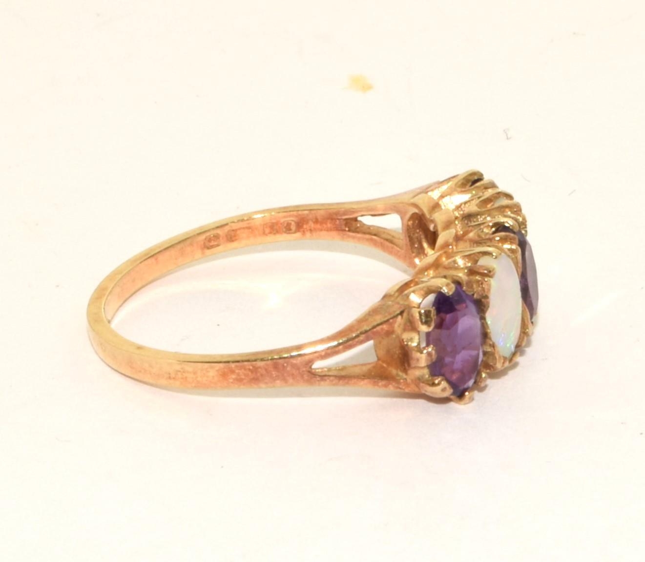 9ct gold Antique set Opal and Amethyst 5 stone ring size O - Image 4 of 5