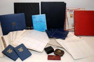 Large quantity of loose coin album leaves and coin albums (empty) c/w empty 1903 and 1905 Maundy