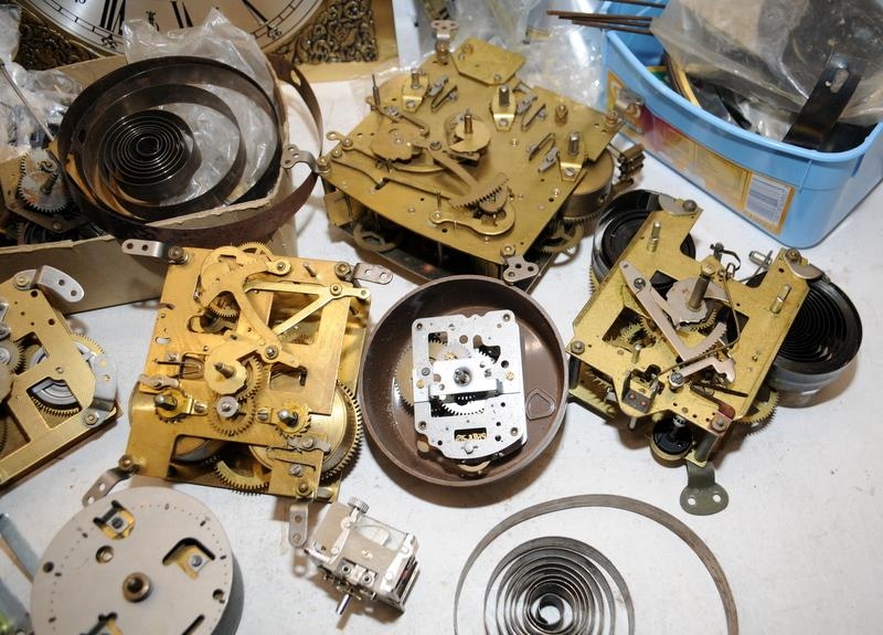 A collection of vintage clock movements and spares. From a watch makers workshop - Image 2 of 5