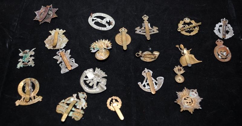 A collection of mostly WWI - WWII Era regimental cap badges, good collectable examples. 20 in lot - Image 2 of 6