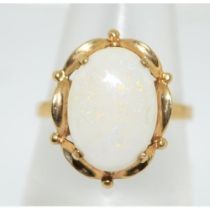 9ct gold ladies Large Opal single stone ring in an antique setting size Q