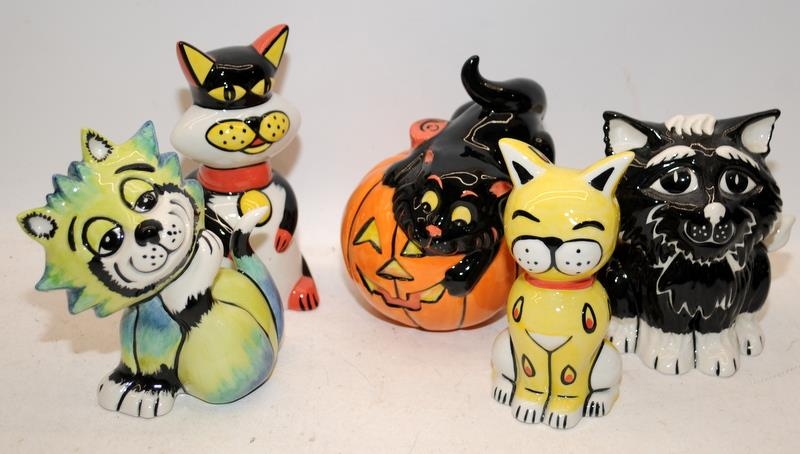 5 x Lorna Bailey cat figures: Marvin, Itchy, Leo, Whiskey and Halloween cat. All signed