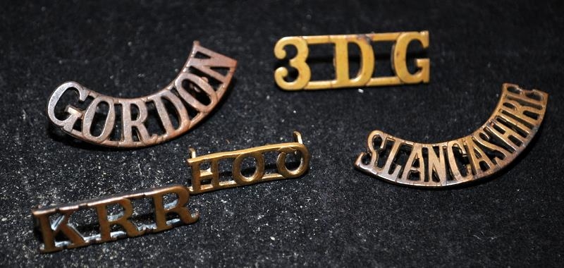 A good collection of Mostly WWI Brass Military Shoulder Title badges including scarce examples, some - Image 6 of 6