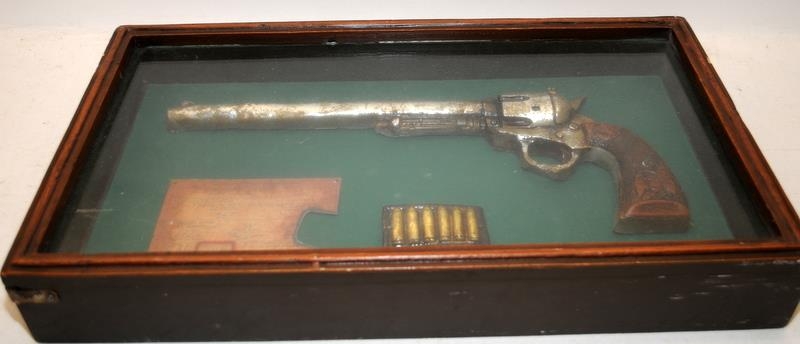 Replica Colt Buntline Revolver in glazed display case - Image 3 of 4