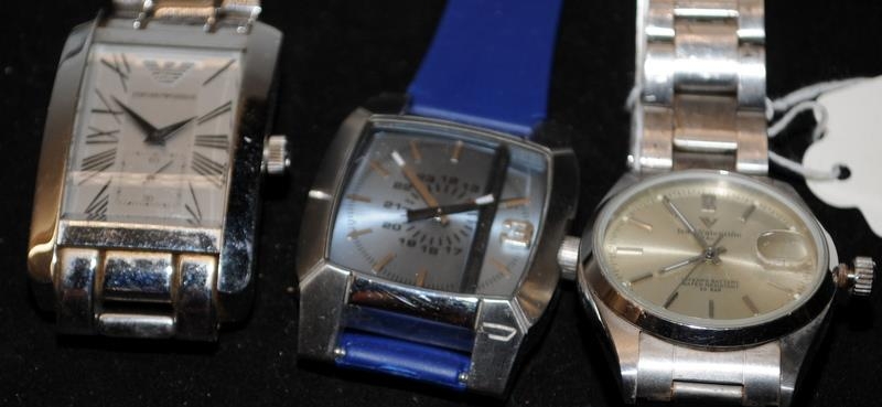 Small collection of fashion watches, all working at time of listing - Image 3 of 3