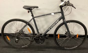 Trek FX1 dark grey road bike 21 gears 19" frame size 28" wheel size (REF 8B).
