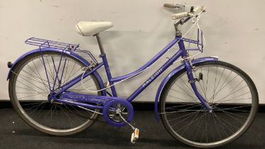 A vintage lilac Ladies Caprice Raleigh road bike, 3 gears, 16" frame and 27" wheel (32B)
