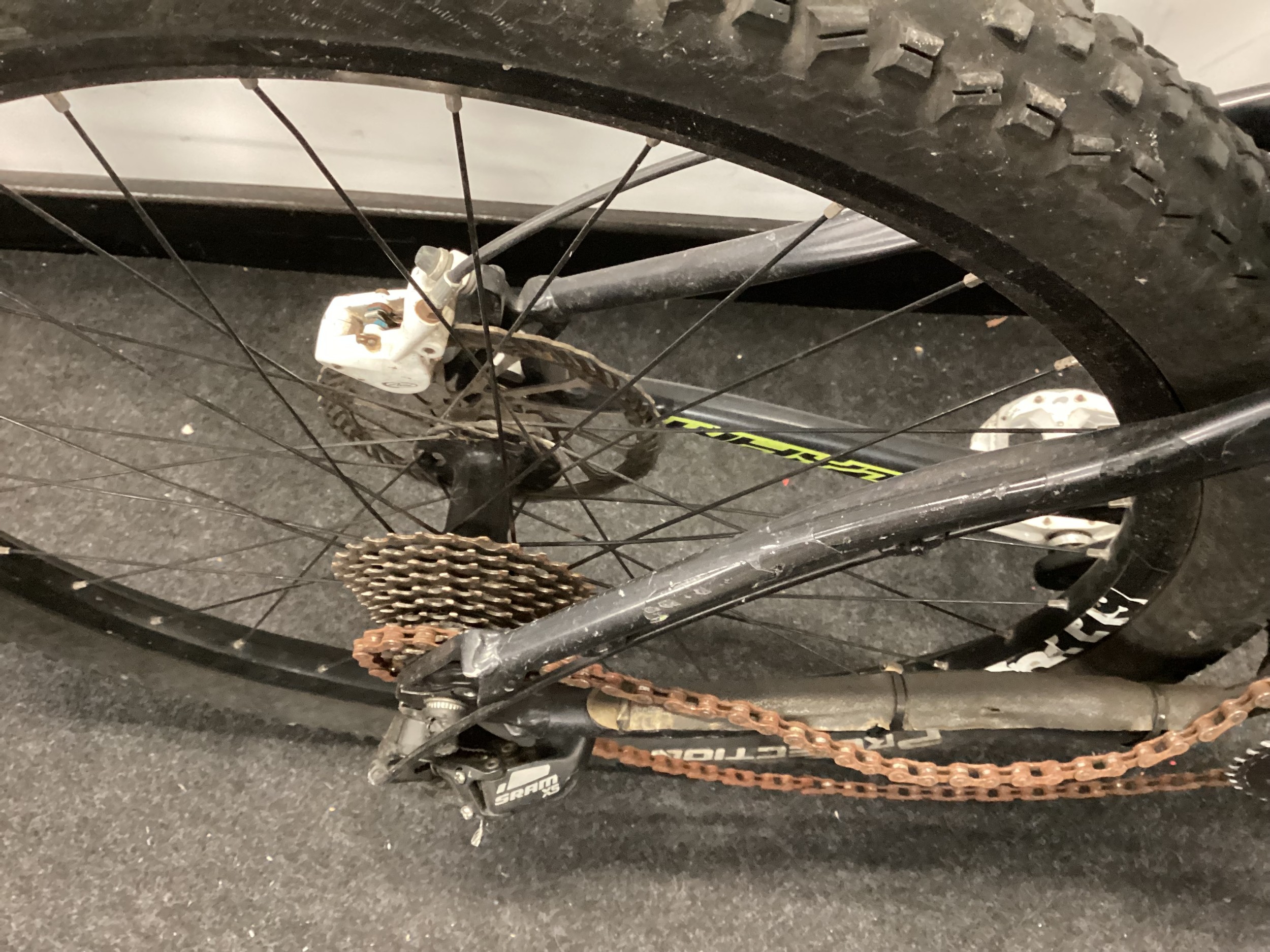 XC Trial 901 black mountain bike 30 gears 15" frame size 27" wheel size (REF 35B). - Image 2 of 3