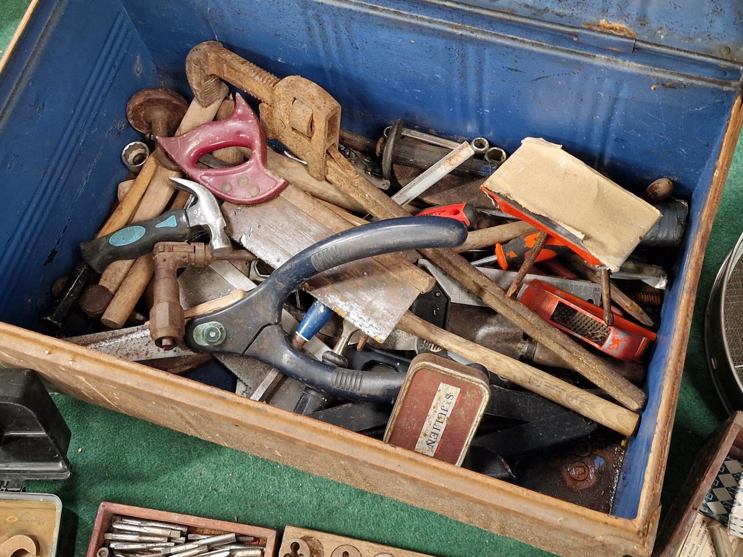 Large metal tin trunk containing a large collection of vintage hand tools. - Image 2 of 4