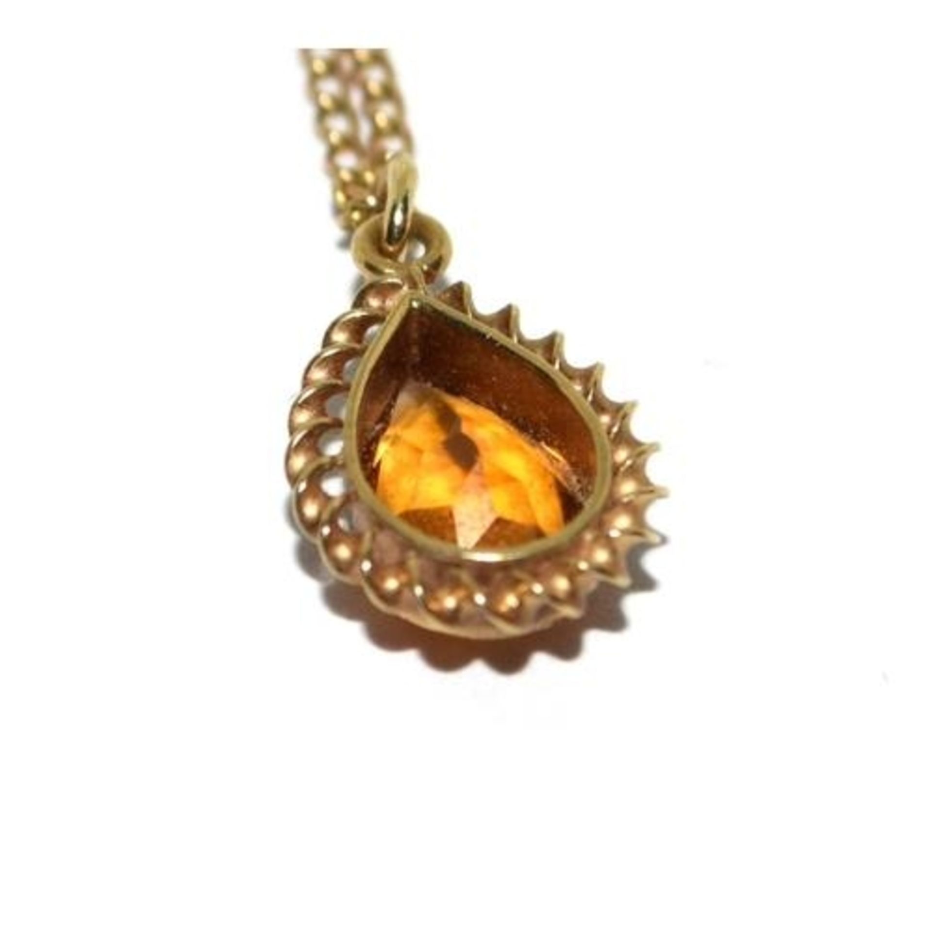 9ct gold Amber pendant necklace chain 42cm long 3g - Image 4 of 5