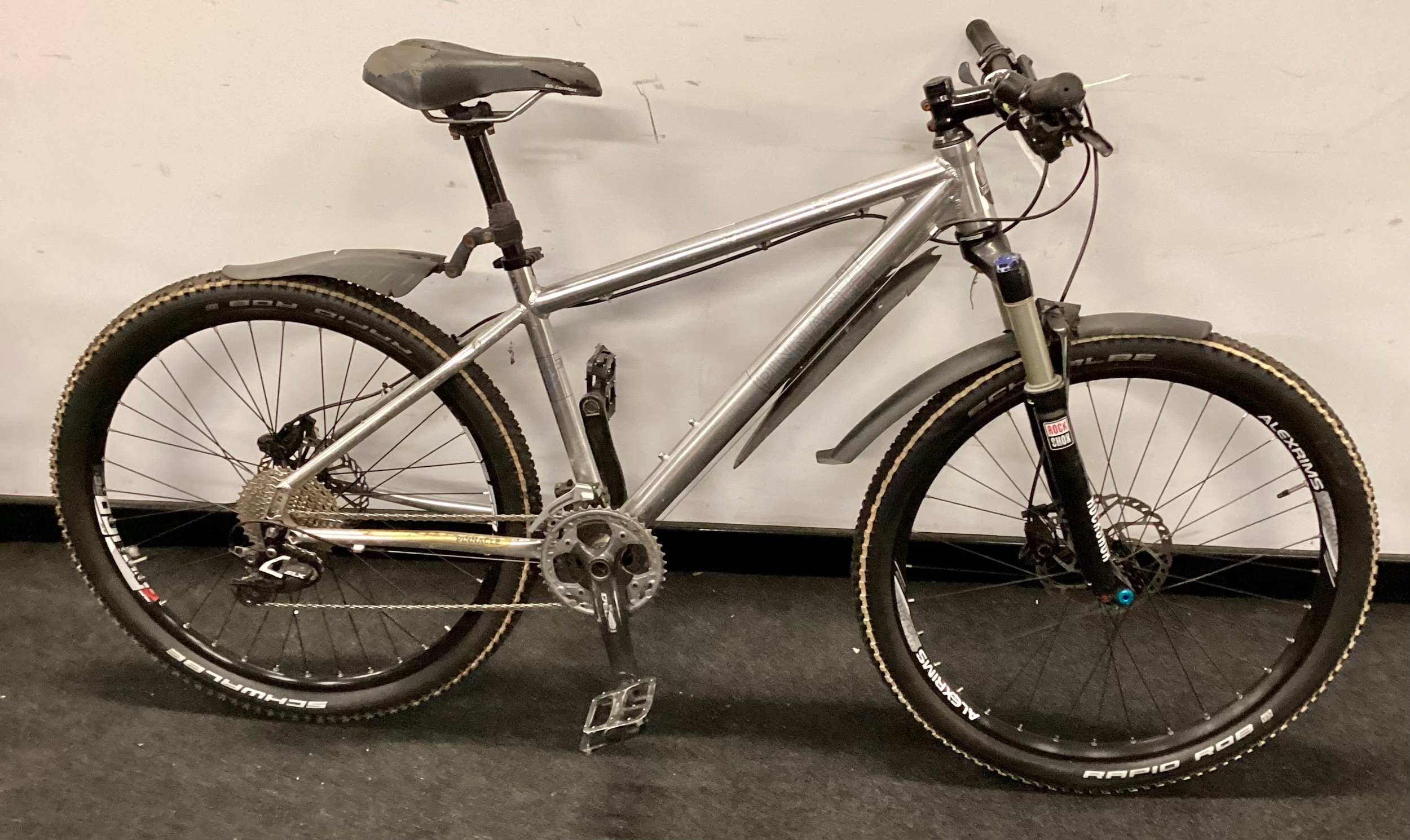 Silver Pinnacle mountain bike 30 gears 16" frame size 26" wheel size (REF 16B).
