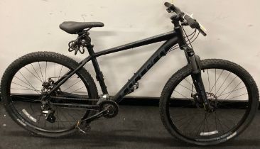 Carrera Vengence black mountain bike 16 gears, 17" frame and 27" wheel. (26B)