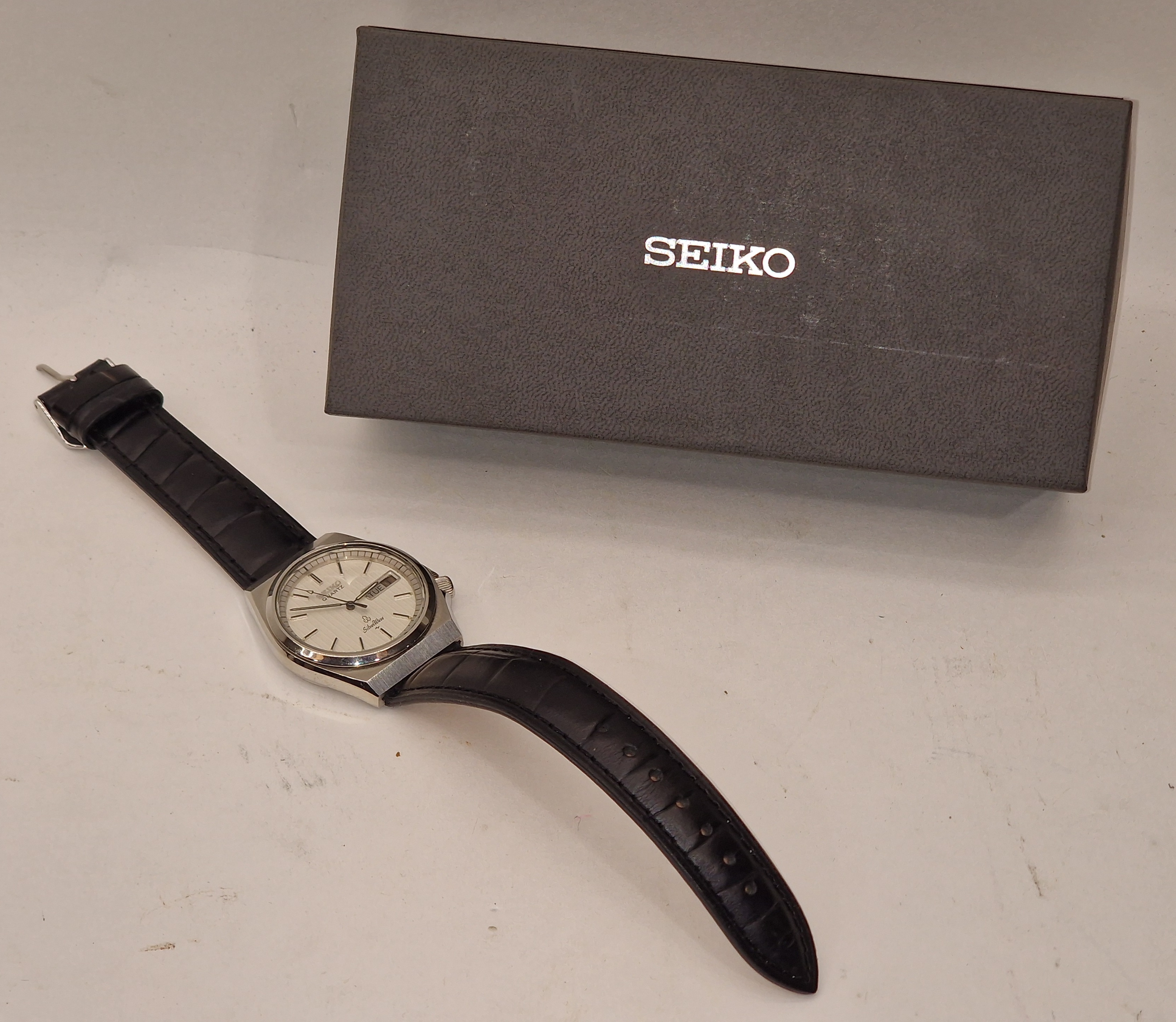Vintage Seiko Silver Wave Gents Quartz Watch ref:7123-8370, serial number  dates this watch to April