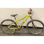 Voodoo Bizango yellow mountain bike 20 gears 17" frame size 29" wheel size (REF 33B).