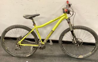 Voodoo Bizango yellow mountain bike 20 gears 17" frame size 29" wheel size (REF 33B).