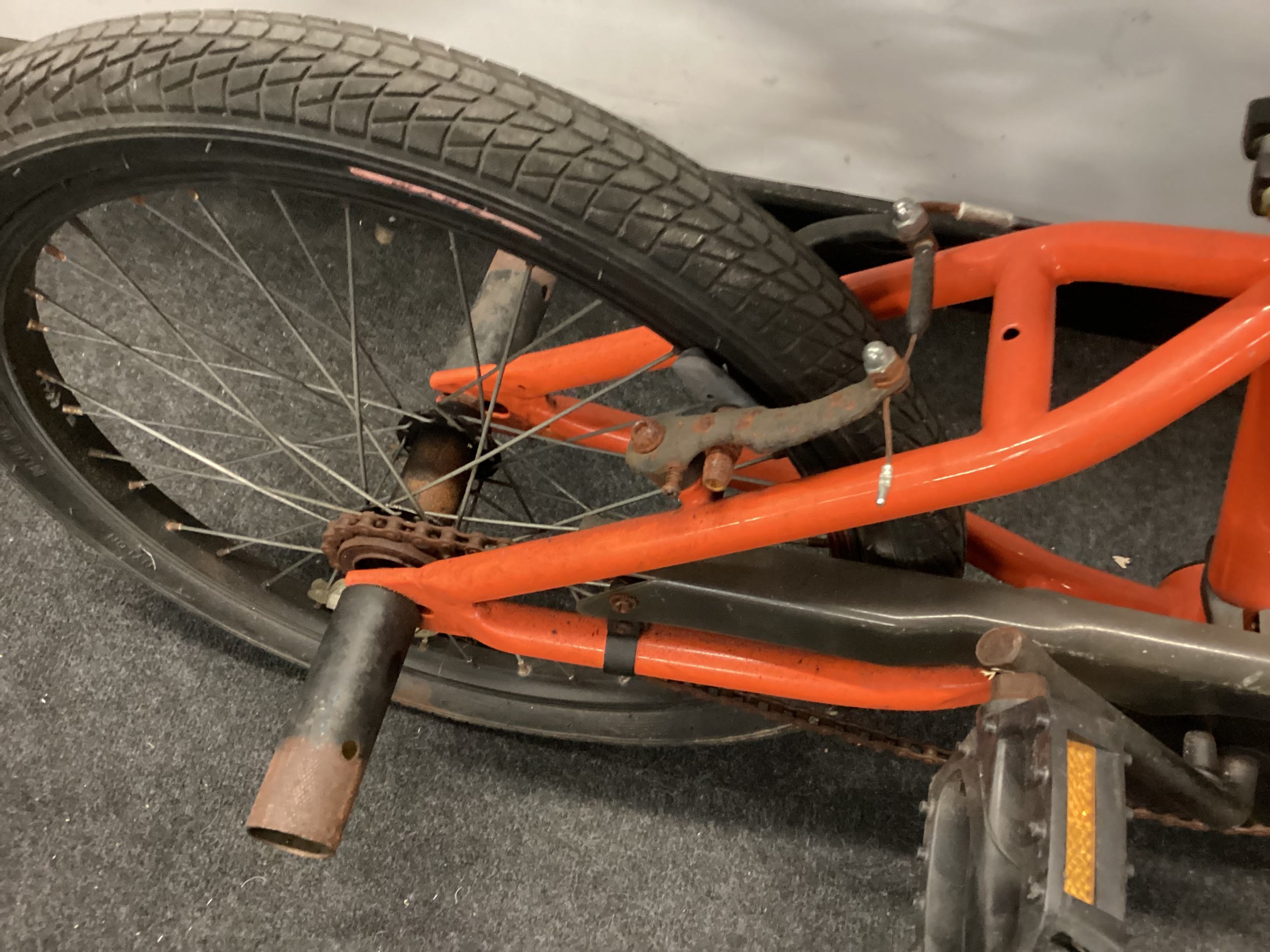 Orange BMX stunt bike, 10" frame, 20" wheel.(28B) - Image 2 of 2