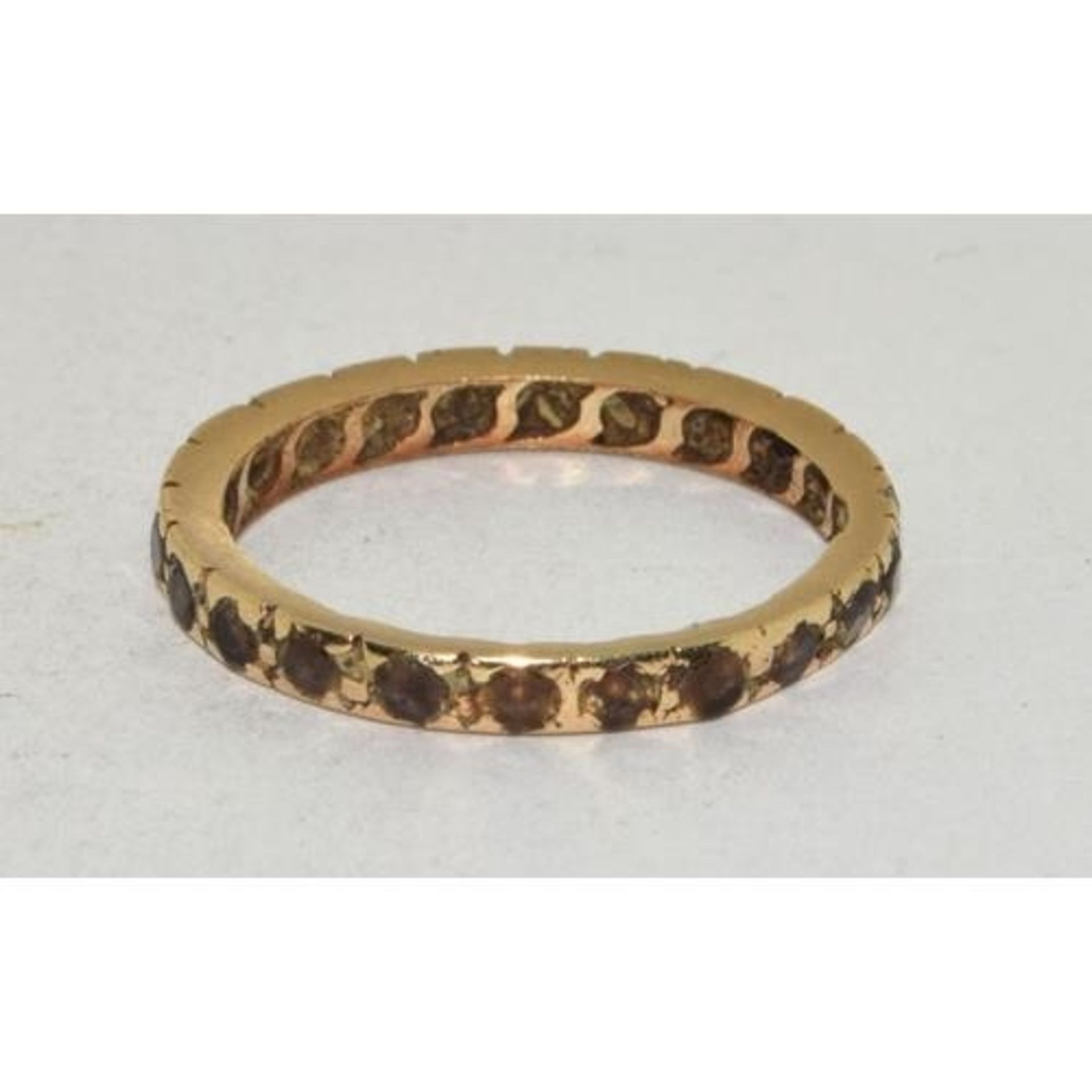 9ct gold garnet ladies full eternity ring size L - Image 2 of 3