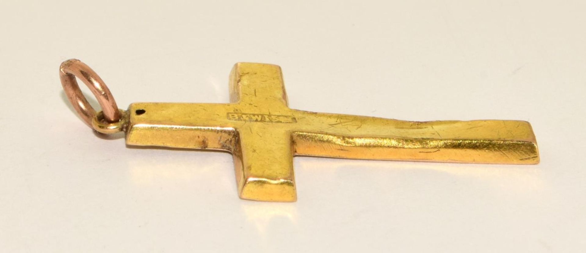 Gold neck chain together a 15ct gold cross and a gold mounted coin ref 36 - Image 6 of 6
