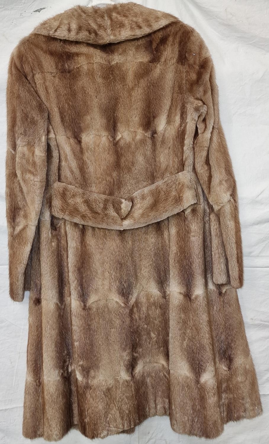 Vintage ladies South African rabbit fur coat by "Union Fur Co. Johannesburg" no size label. - Image 3 of 3